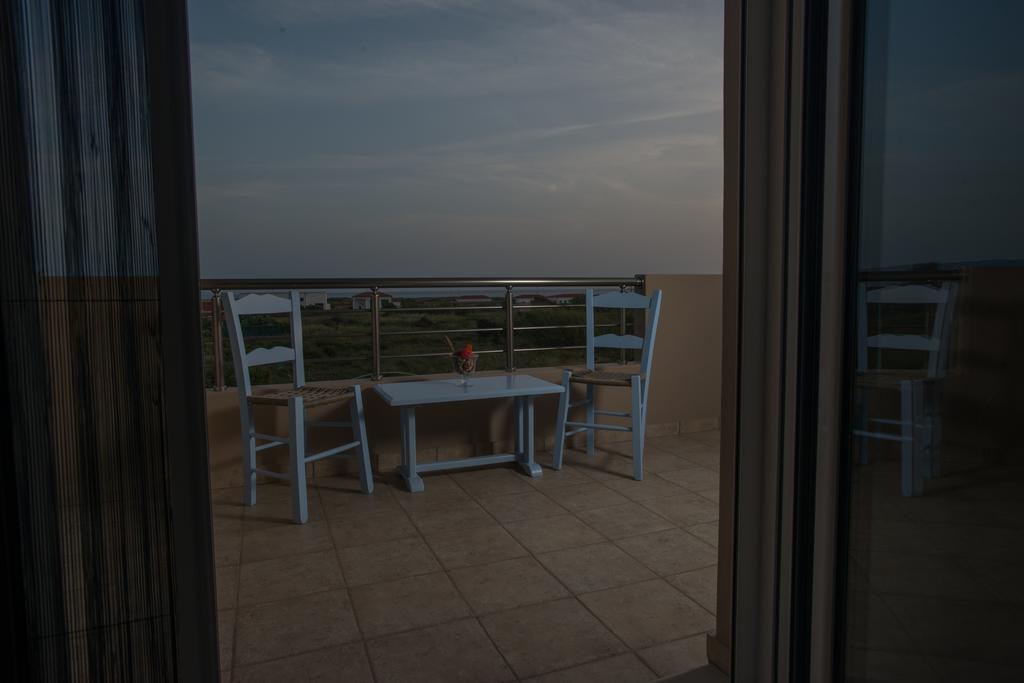 Elpidis Villa Kokkinos Pirgos Habitación foto