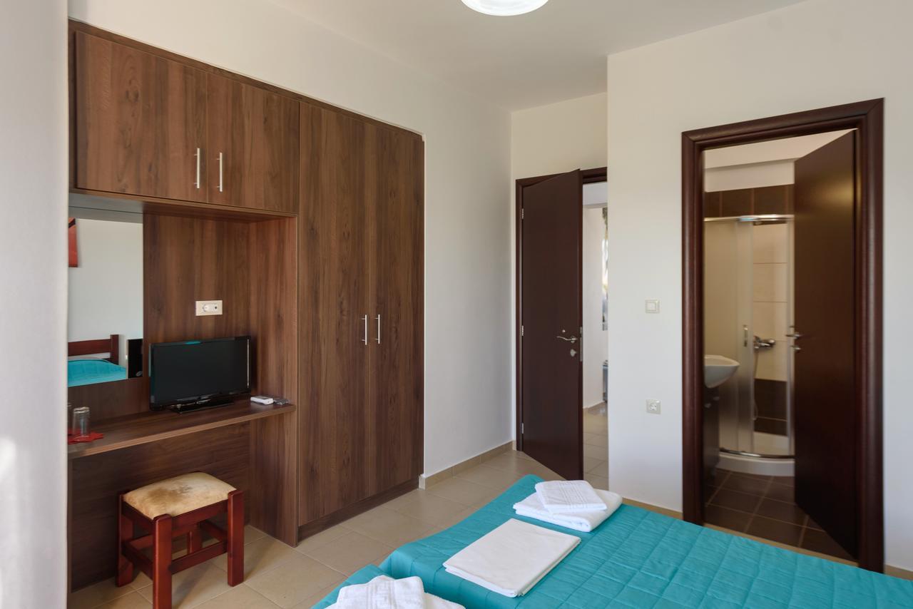 Elpidis Villa Kokkinos Pirgos Exterior foto